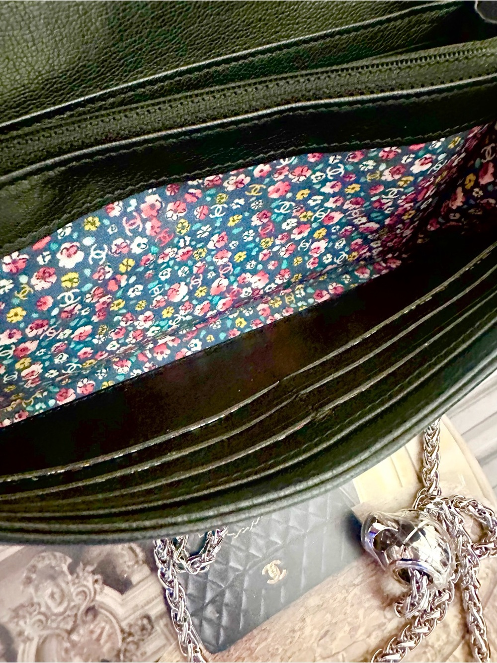 Chanel Lucky Clover Motif Wallet - Picture 7 of 16